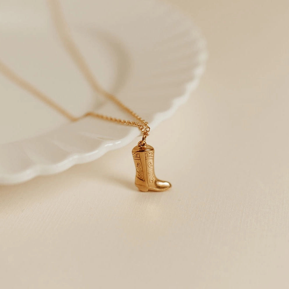 Dolly Necklace